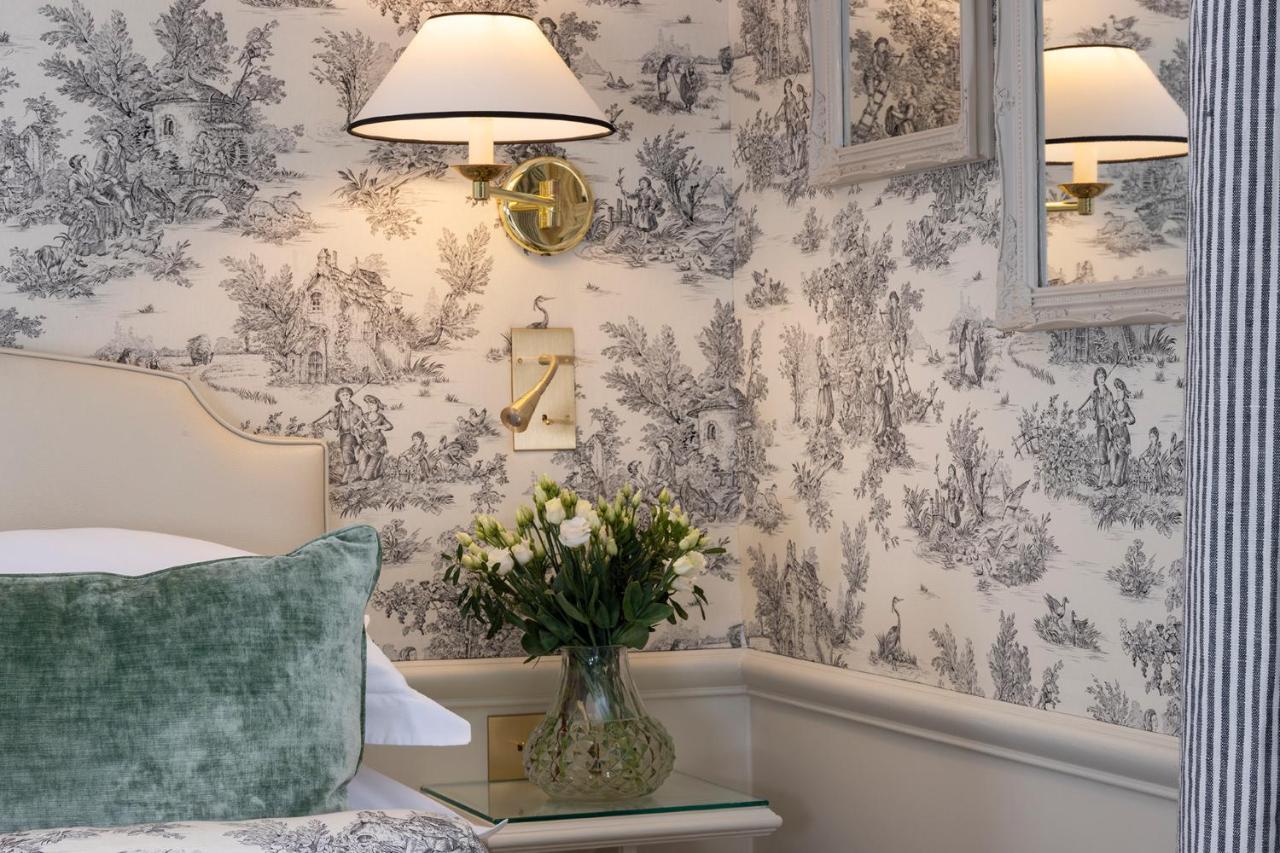 Double Room,1407169856:JPEG